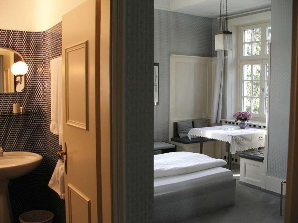 Hotel Park Villa Heilbronn Rum bild